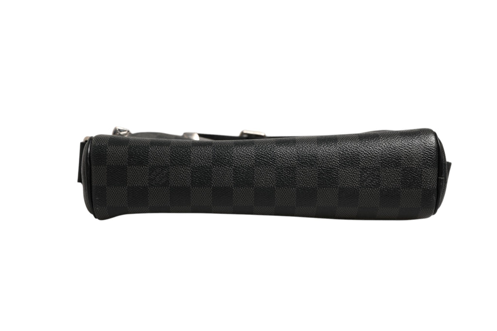 Louis Vuitton Damier Graphite Dayton Messenger Bag Louis Vuitton
