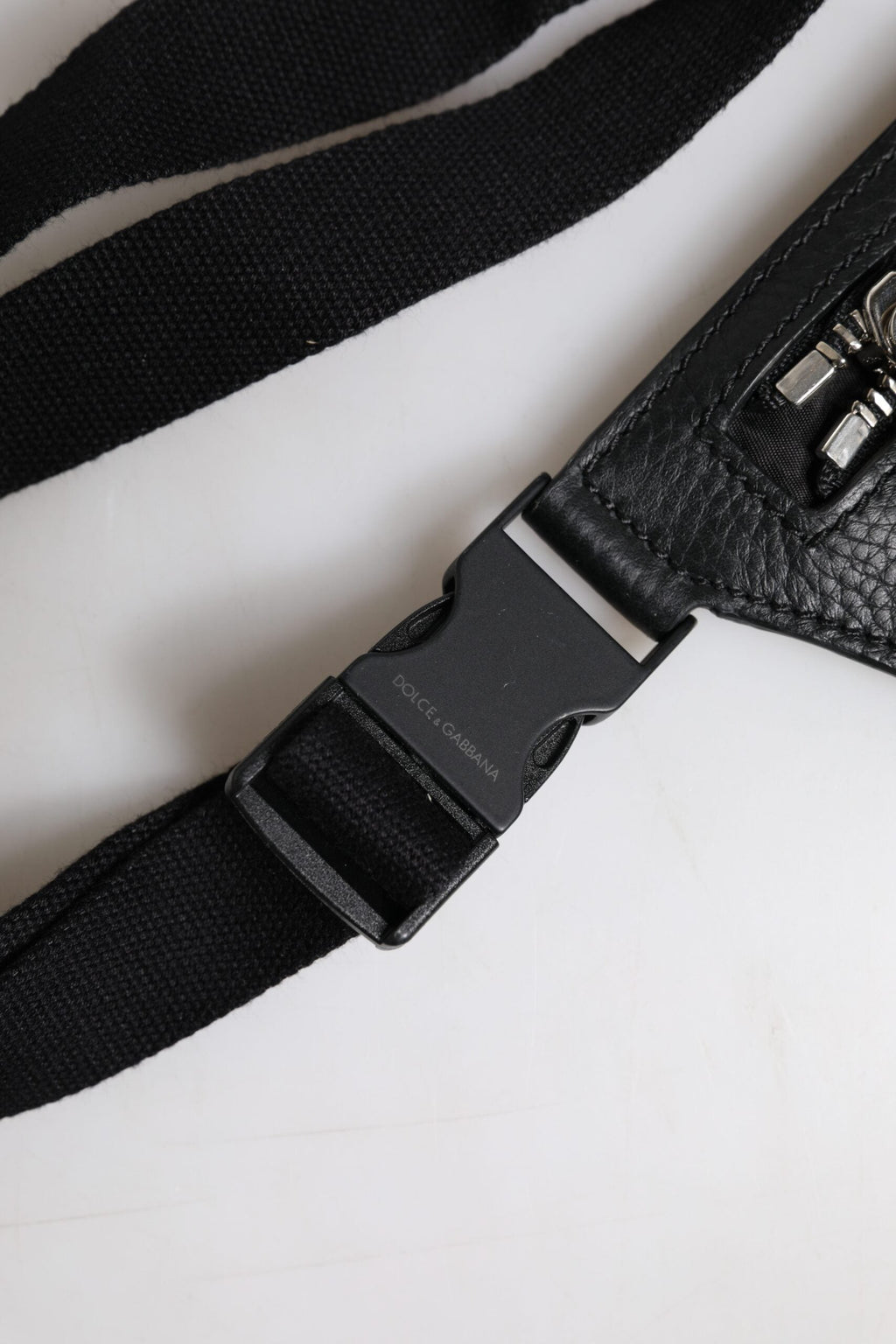 Dolce & Gabbana Black Calfskin Logo Plaque Belt Waist Fanny Pack Dolce & Gabbana